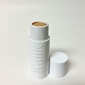 MILK MAKEUP Flex Foundation Stick- 
Sand (10g)